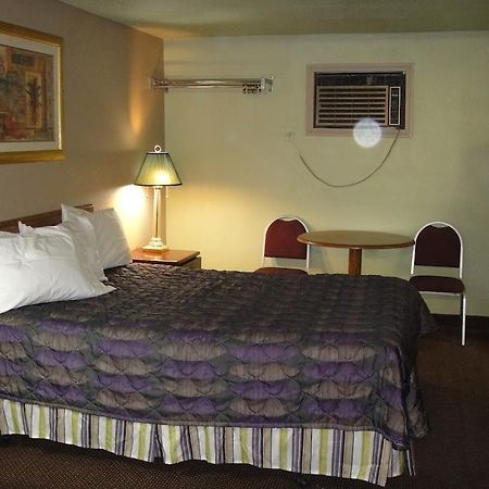 Trails West Motel South Hutchinson Ngoại thất bức ảnh
