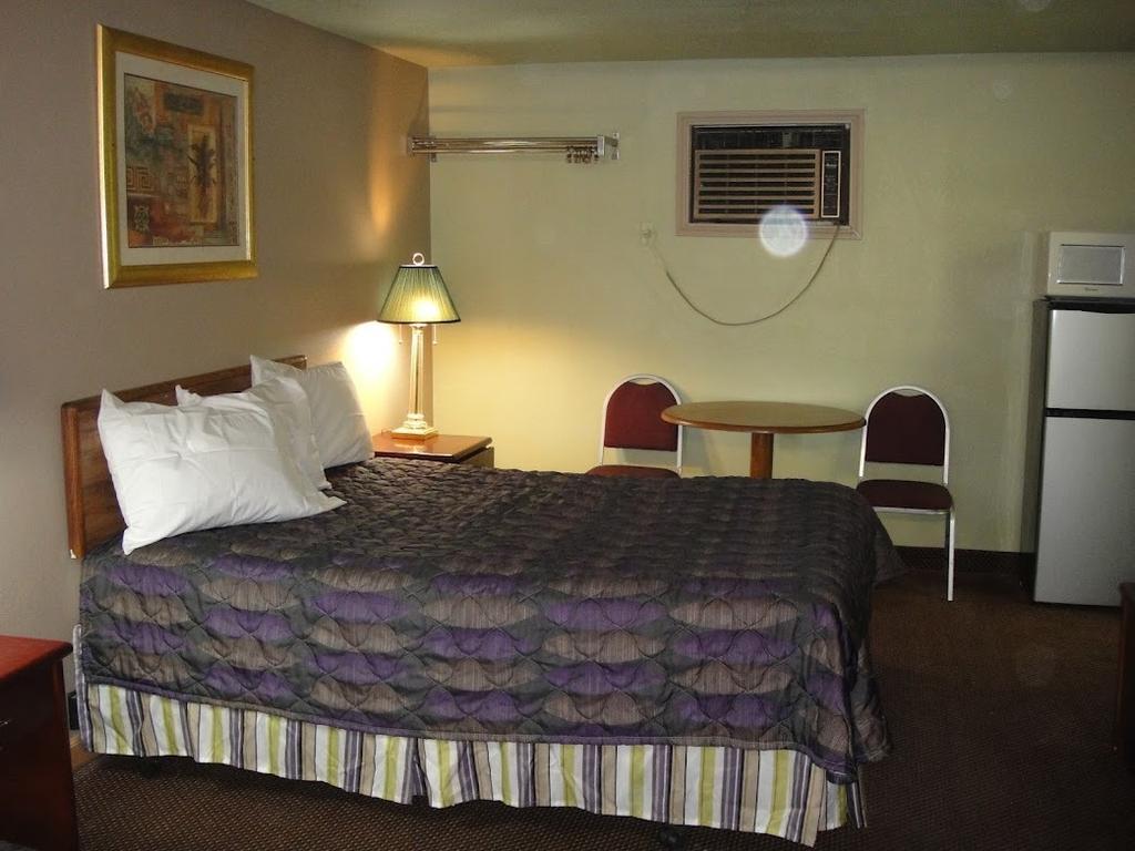 Trails West Motel South Hutchinson Ngoại thất bức ảnh