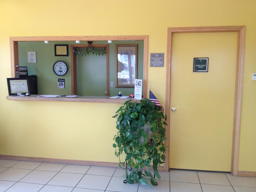 Trails West Motel South Hutchinson Ngoại thất bức ảnh