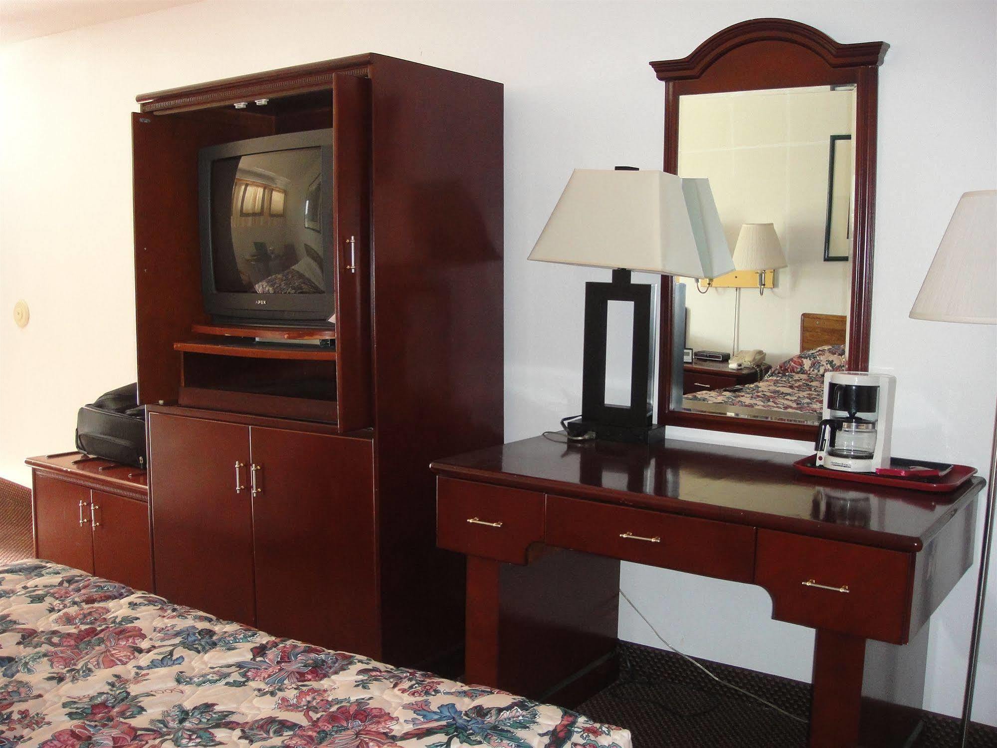 Trails West Motel South Hutchinson Ngoại thất bức ảnh