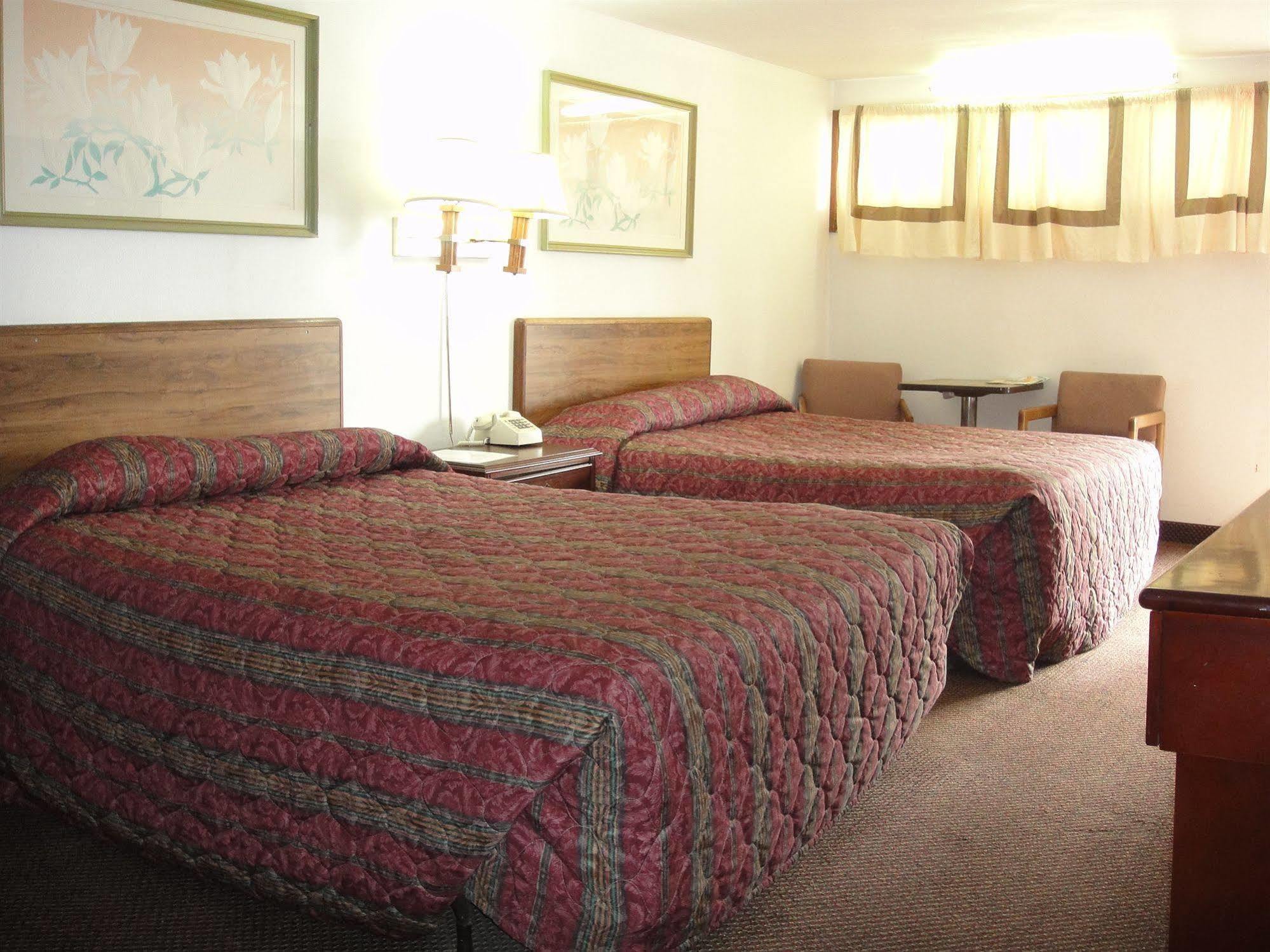 Trails West Motel South Hutchinson Ngoại thất bức ảnh